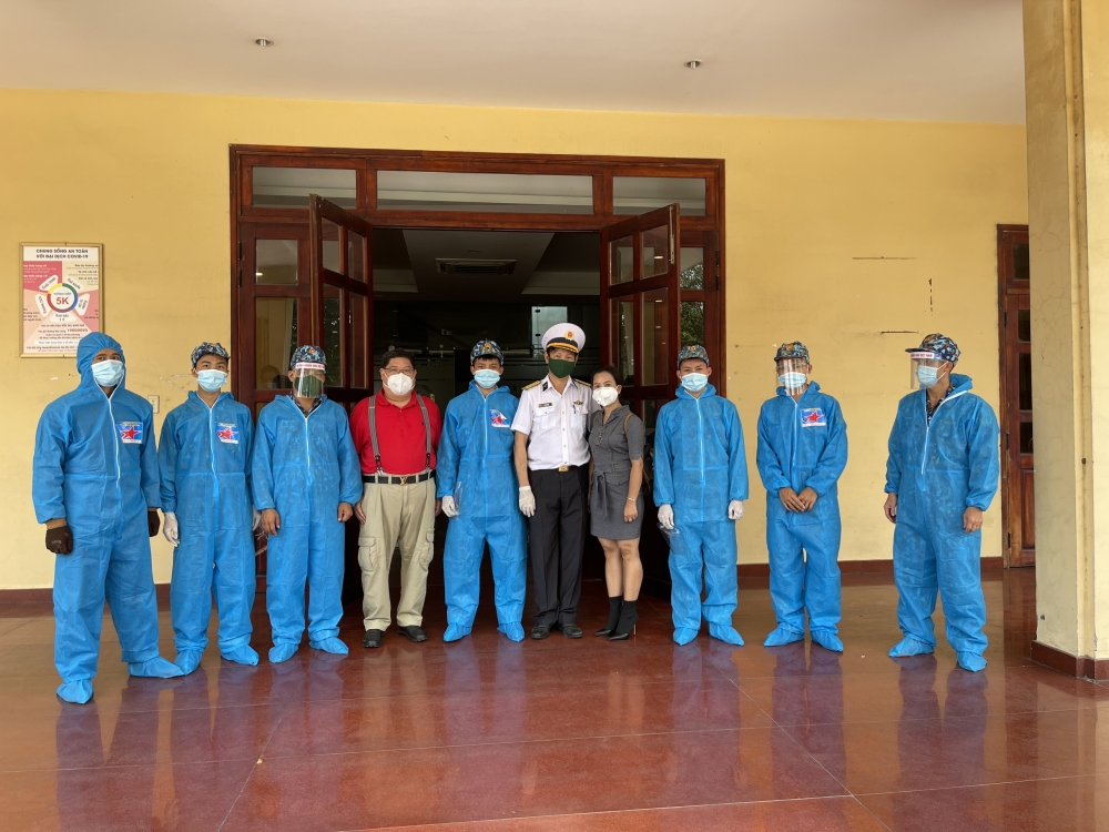 Overseas Vietnamese businesses donate 27 tons of goods and 10,000 masks to Ho Chi Minh City